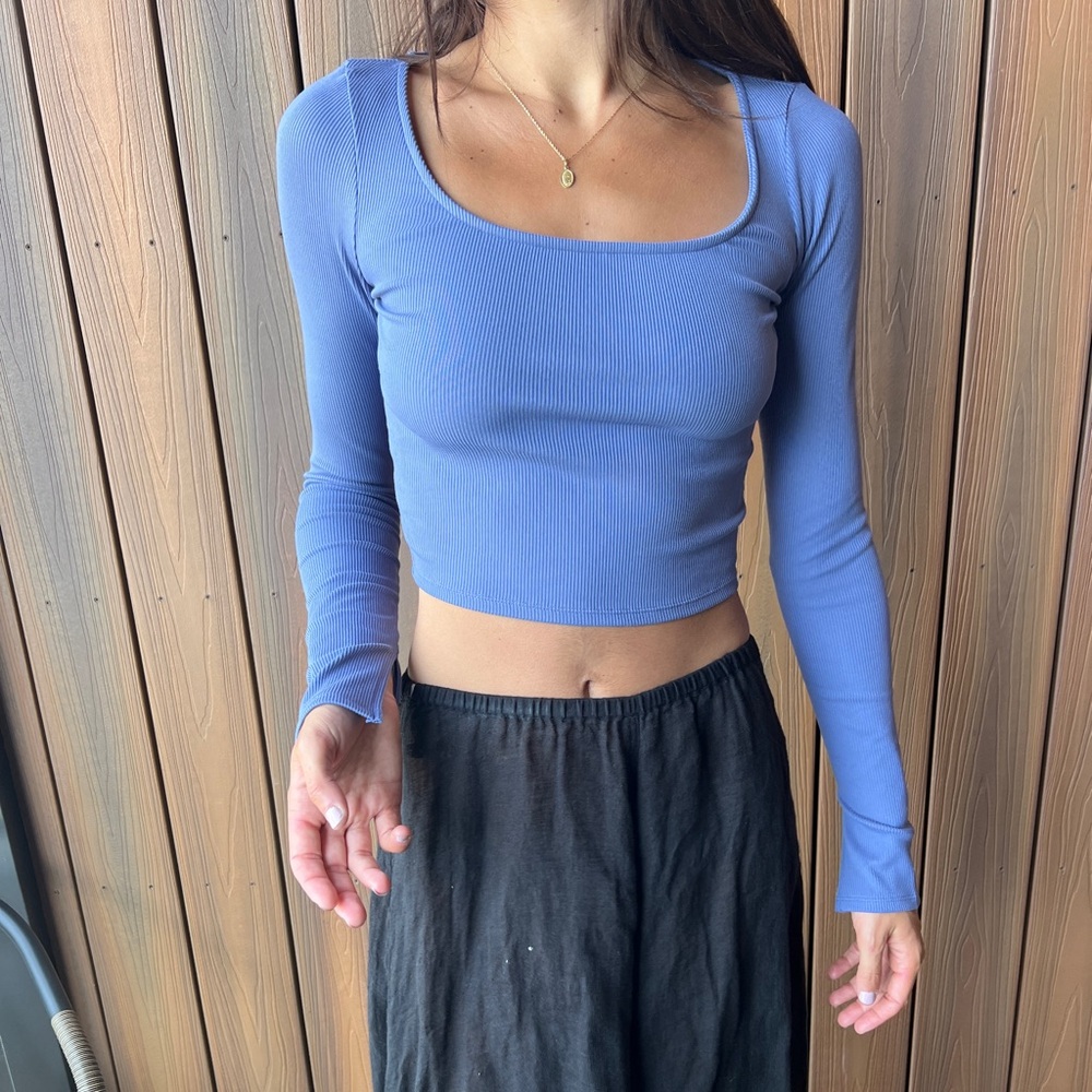 ALO yoga long sleeve crop top